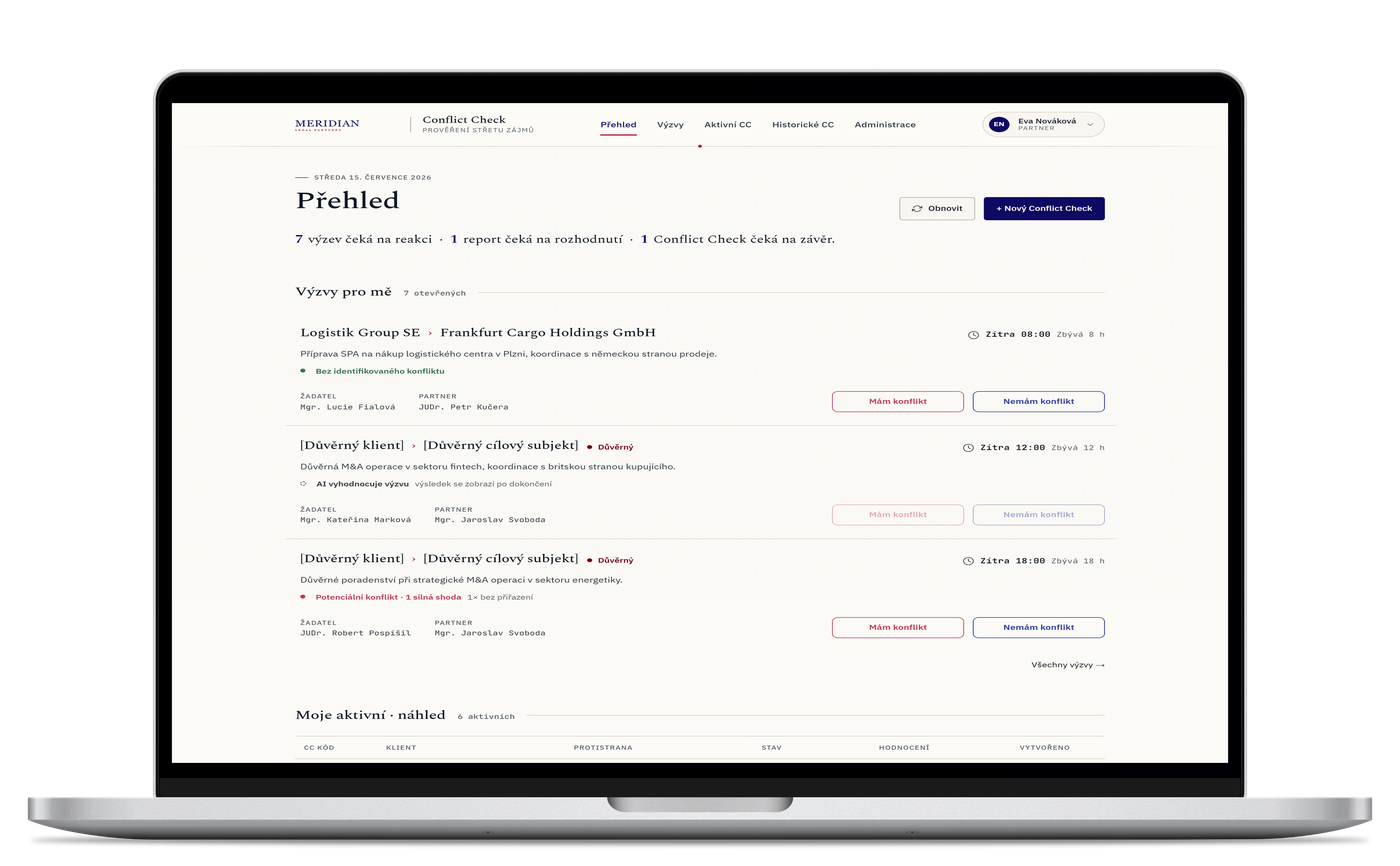 Conflict Check dashboard v MacBook Pro mockupu s ukázkovými daty (klient anonymizovaný).
